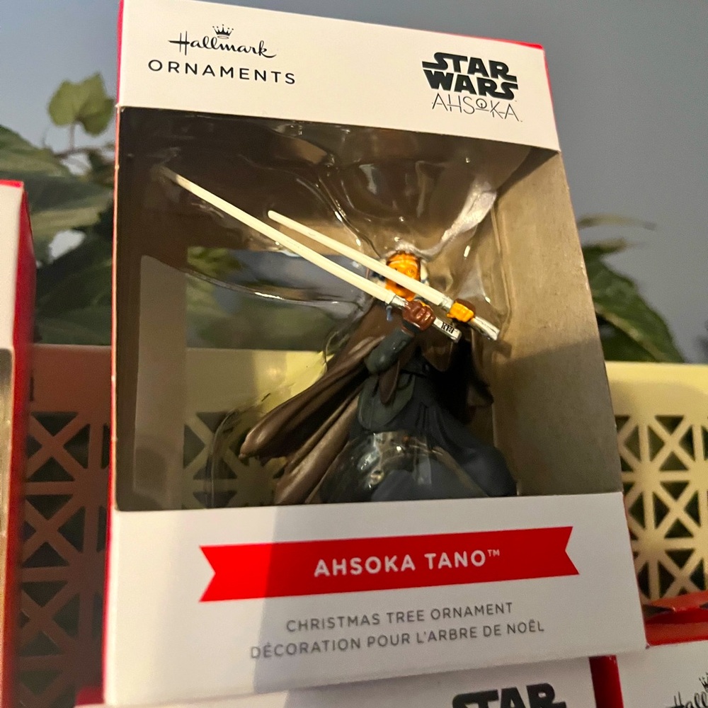 Hallmark ornament. gift.. Star Wars
. Tree. Gift. Christmas